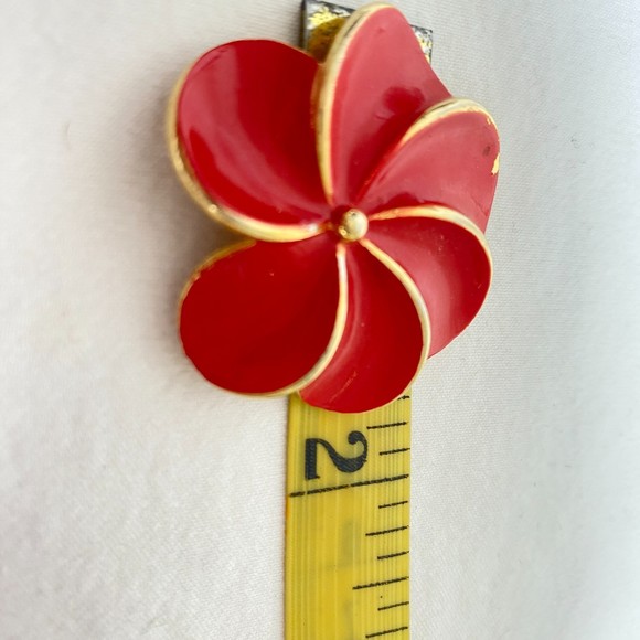 Flower Brooch Large Red Enamel Over Gold Tone Metal - Picture 5 of 5